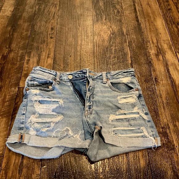 American Eagle, Mom short with asymmetrical cross over closure, Size 6  Super Di - Picture 1 of 7